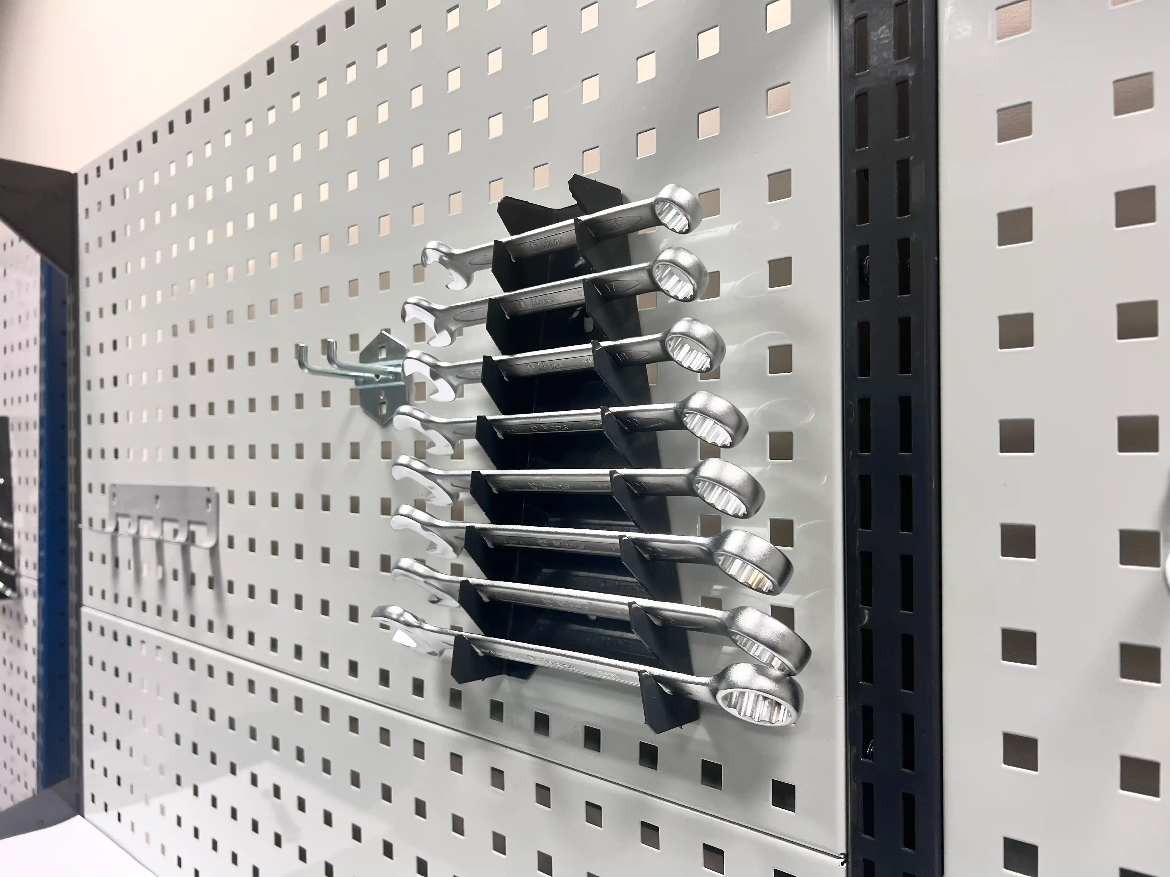 CTR 1432.S7L6.4-2F Верстак универсальный 2165x1393x743 мм